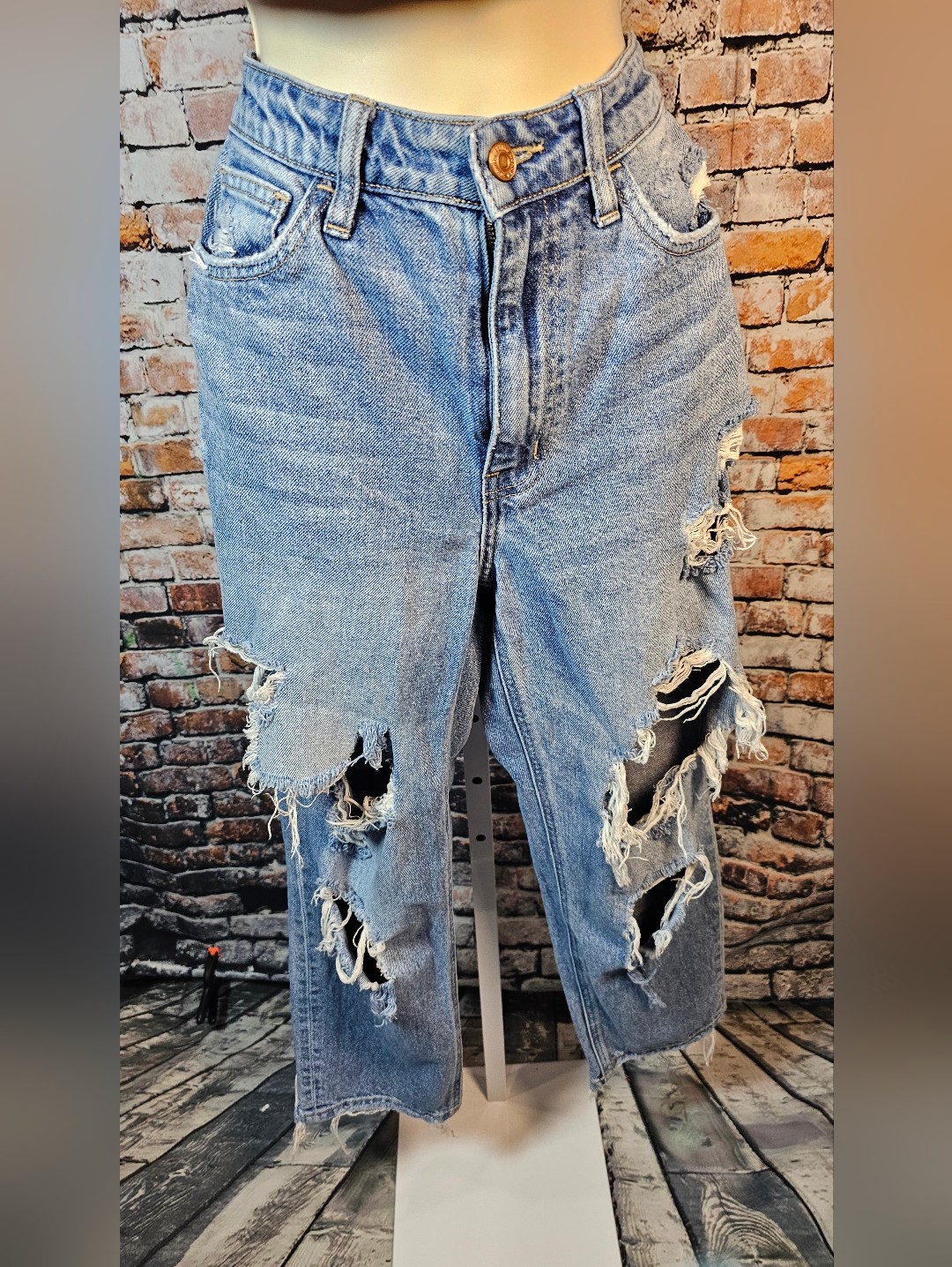 Flying Monkey High Rise Distressed Wide Leg Jeans Size 28 Raw Hem Light Wash